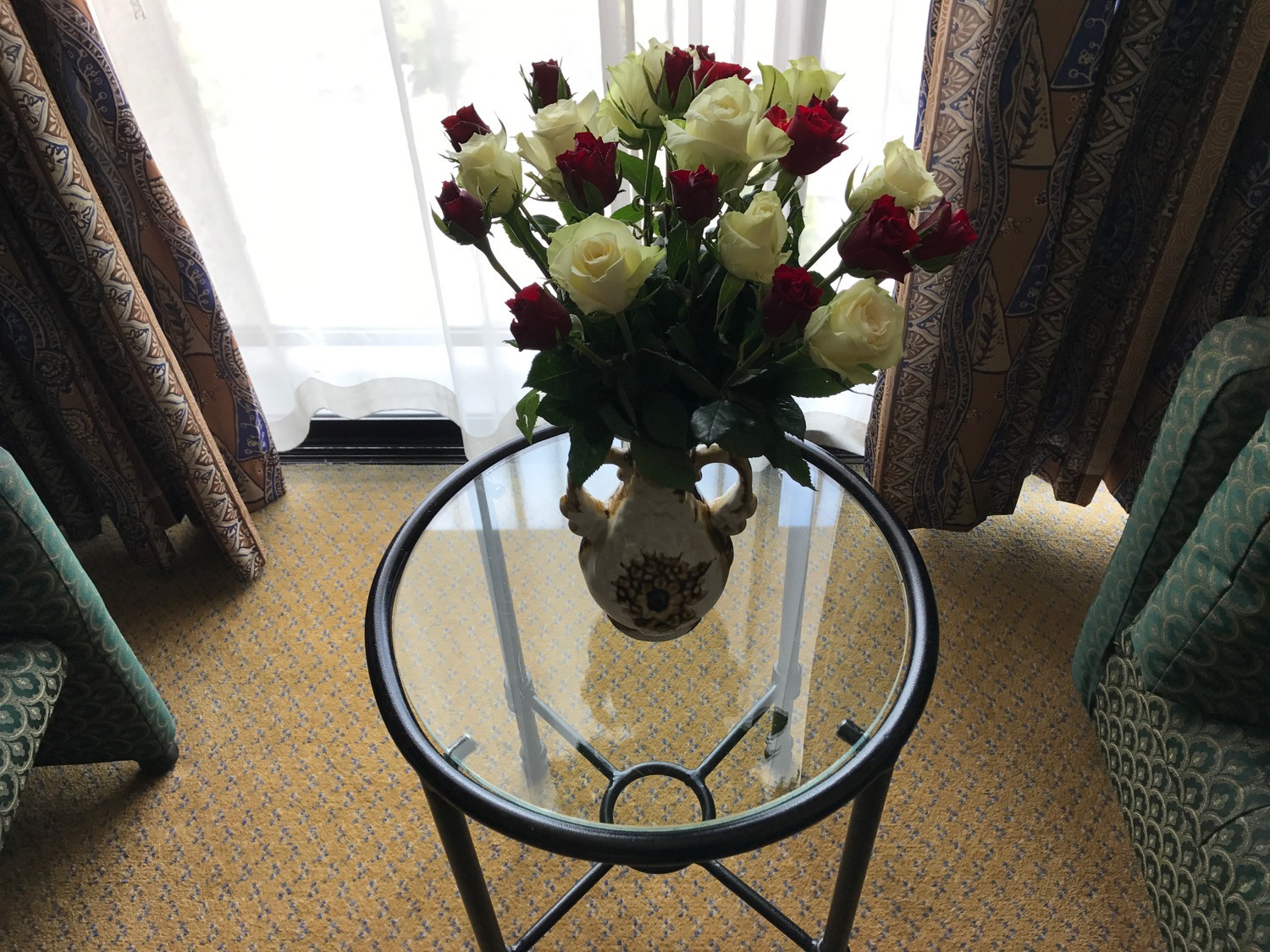 30 Stunning Aegean Clear Glass Vases 2024 free download aegean clear glass vases of review hilton addis ababa live and lets fly intended for fresh cut roses arrived while i was eating breakfast