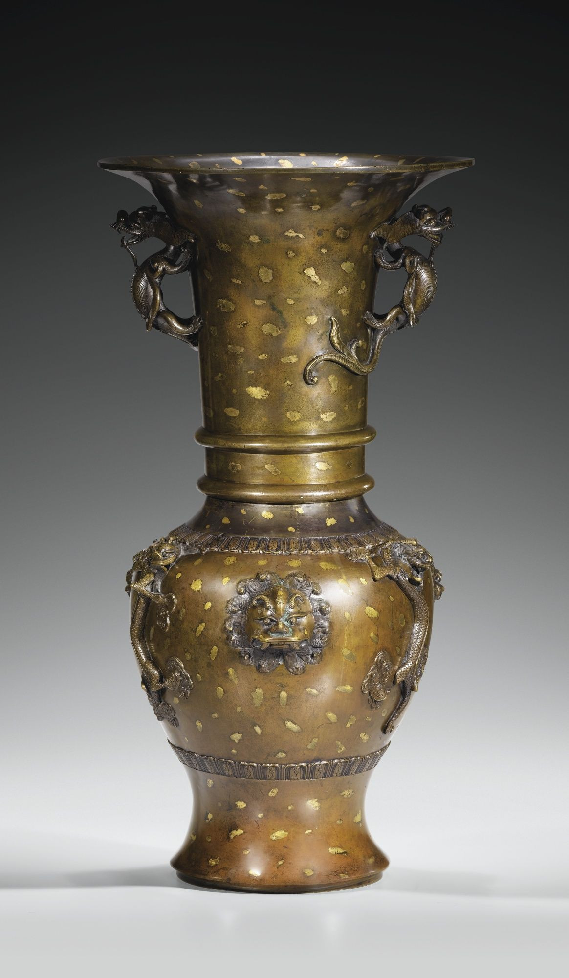 15 Trendy Antique Bronze Vases and Urns 2024 free download antique bronze vases and urns of sofa seduction on sothebys blog in 2018 artistry in metalwork inside rare grand vase en bronze tacha dor dynastie qing xvii xviii siac2a8cle