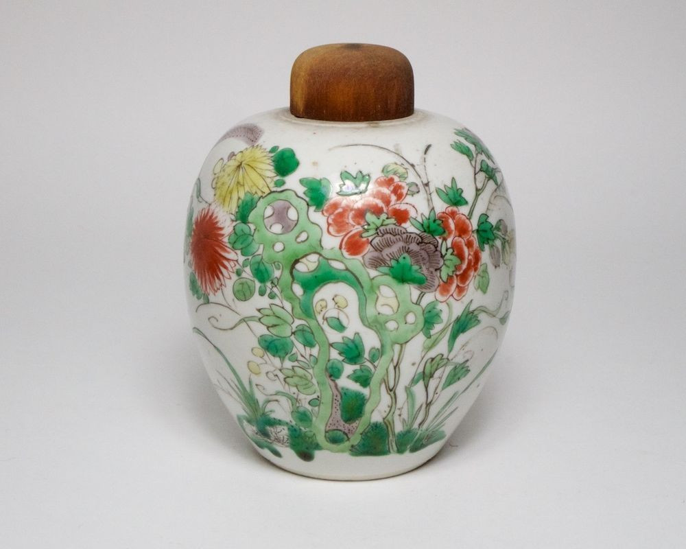 29 Great Chinese Ceramic Vases Antique 2024 free download chinese ceramic vases antique of antique chinese famille verte flowers and butterflies porcelain jar with regard to antique chinese famille verte flowers and butterflies porcelain jar