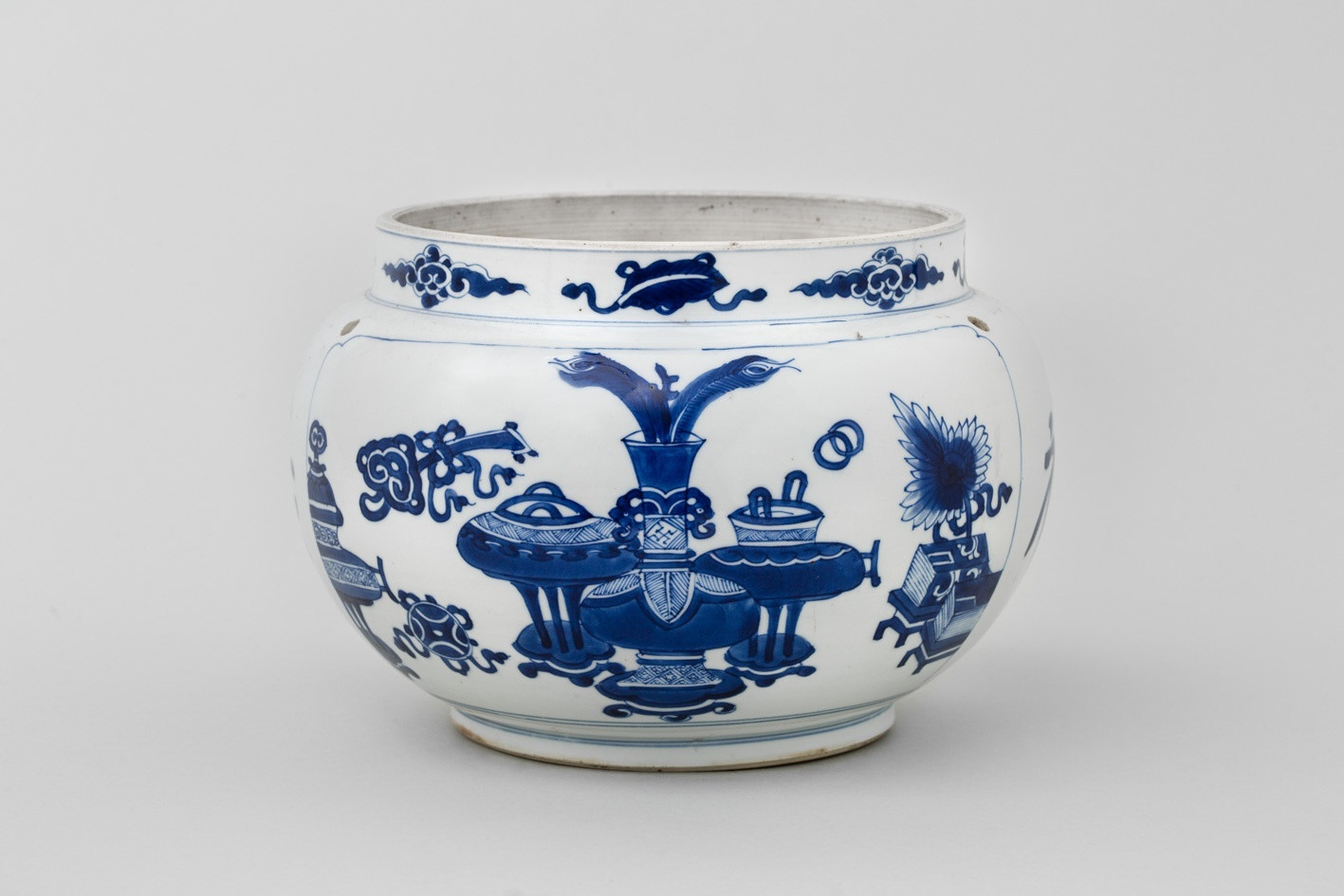 24 Spectacular Chinese Porcelain Vase Shapes 2024 free download chinese porcelain vase shapes of a chinese blue and white kangxi jar kangxi 1662 1722 anita gray with a chinese blue and white kangxi jar