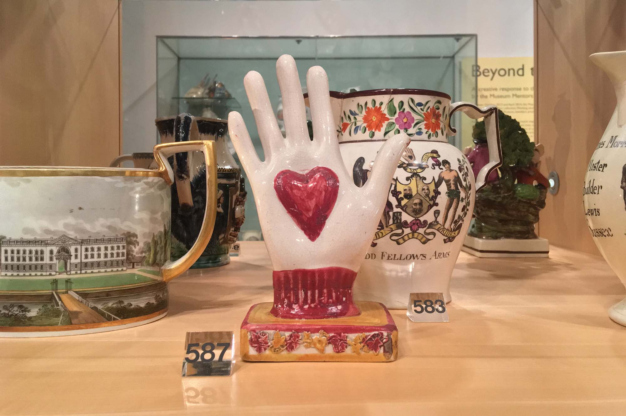 26 Stylish Coors Pottery Vase 2024 free download coors pottery vase of a social history of britain via popular pottery brightons willett with regard to a photo of a ceramic hand with a heart motif in a display case