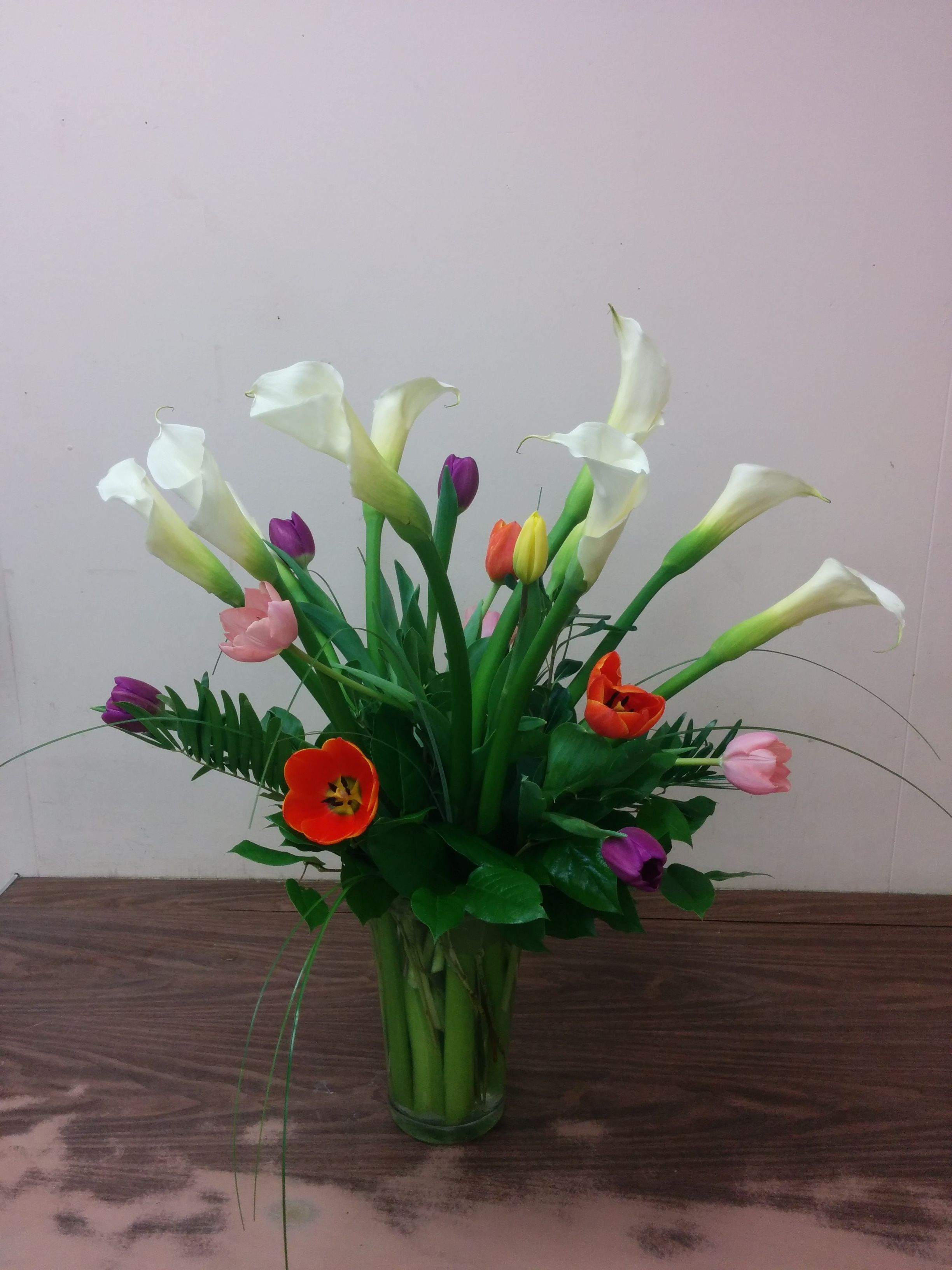 18 Lovable Custom Flower Vase 2024 free download custom flower vase of calla lilies and tulips are sure to wow custom arrangements pertaining to calla lilies and tulips are sure to wow