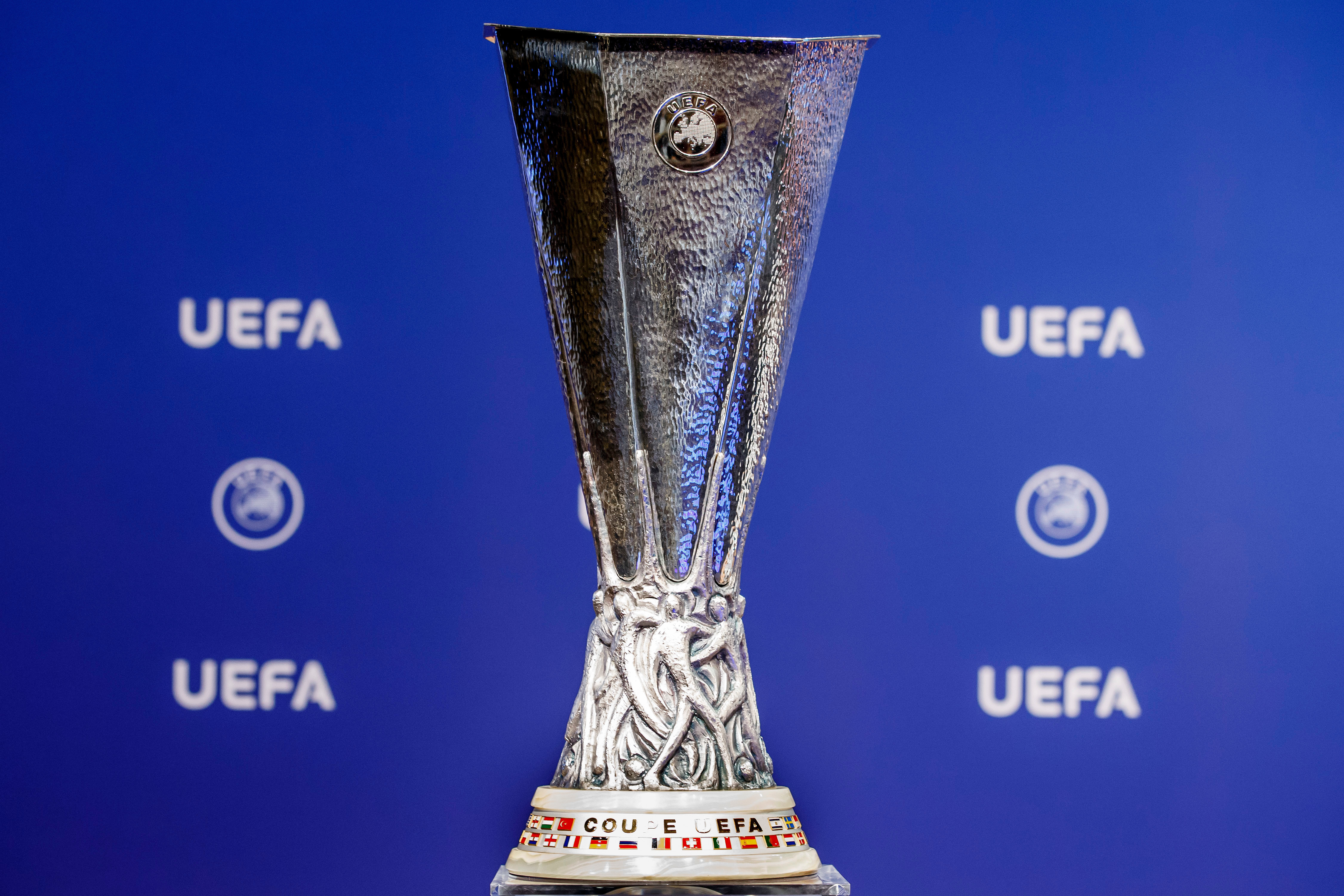 28 Elegant Europa Glass Vase 2024 free download europa glass vase of europa league trophy stolen then recovered in mexico sportbible regarding the europa league trophy image pa