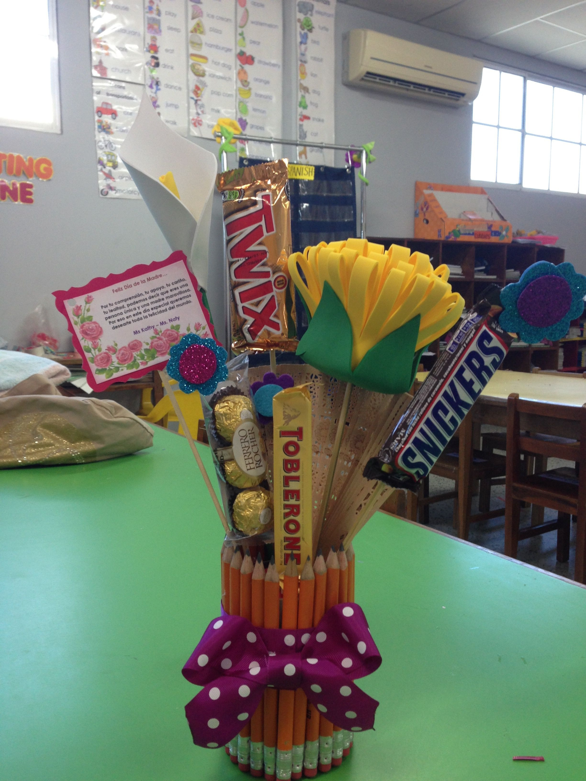 29 Stylish Happy Everything Vase 2024 free download happy everything vase of cheap diy gift idea for a teacher vase made up of pencils you can with regard to cheap diy gift idea for a teacher vase made up of pencils you can