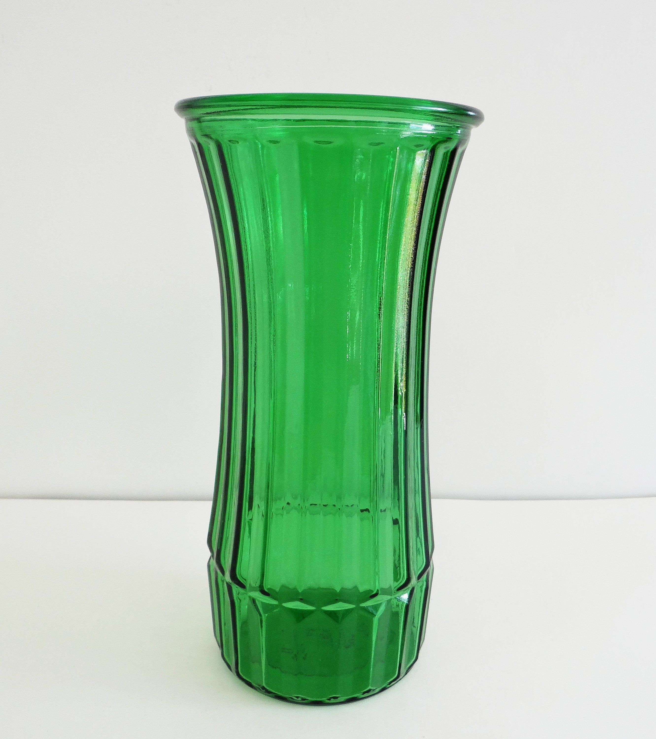 24 Best Huge Flower Vase 2024 free download huge flower vase of hoosier green glass vintage ribbed diamond trim large flower vase with hoosier green glass vintage ribbed diamond trim large flower vase by lilbatsintheattic on etsy