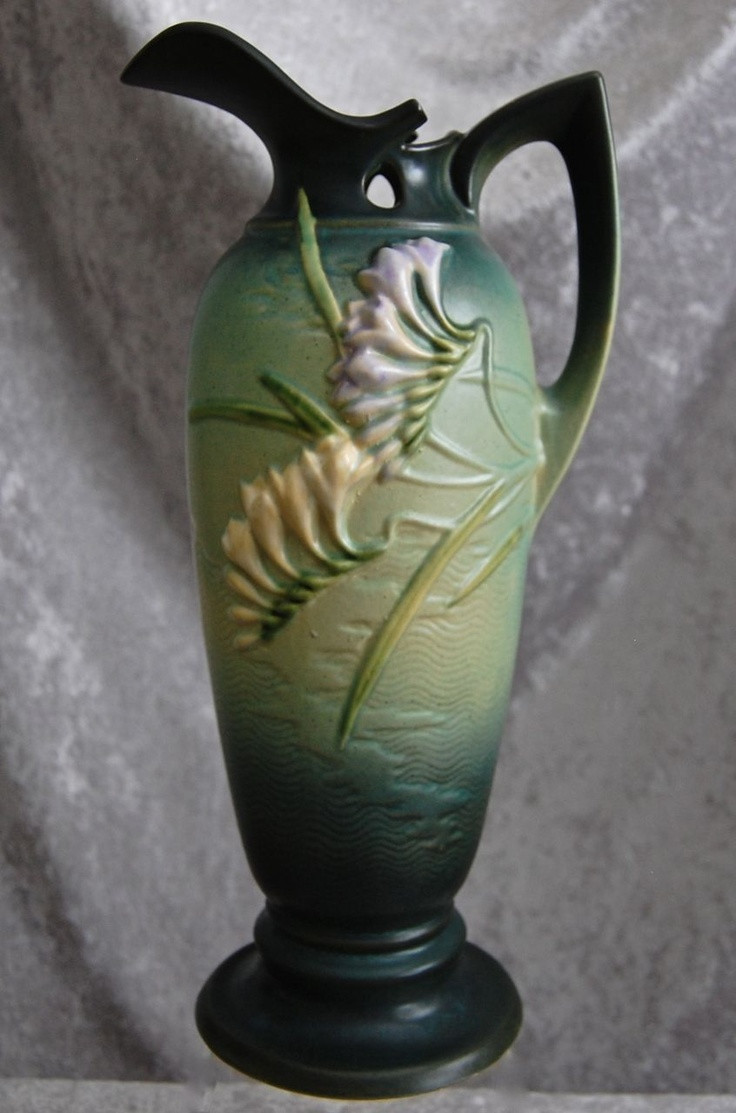 17 Popular Hull Cornucopia Vase 2024 free download hull cornucopia vase of 254 best roseville pottery images on pinterest antique pottery intended for penchant for pottery ac297 roseville pottery freesia ewer