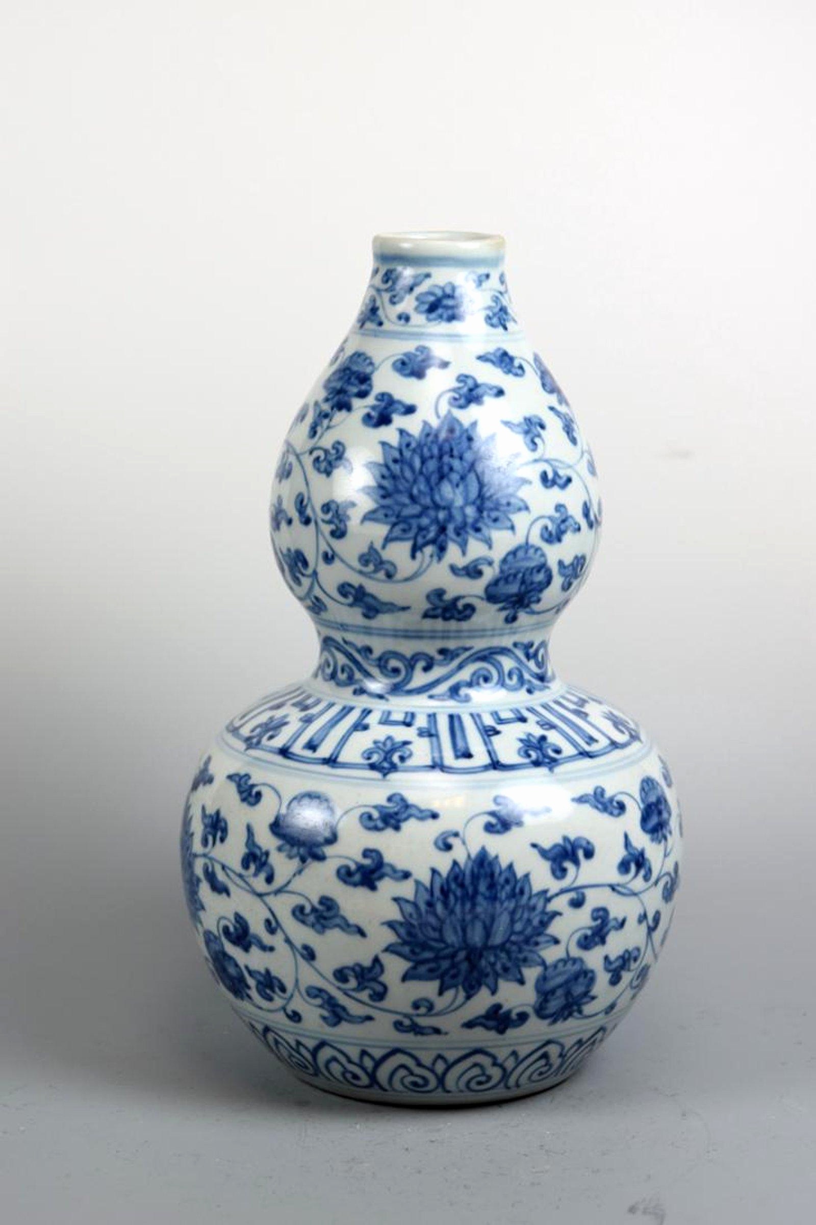 large blue and white vase of blue and white vases gallery a ming style blue and white vase pertaining to blue and white vases images 25 new blue and white vases cheap of blue and white