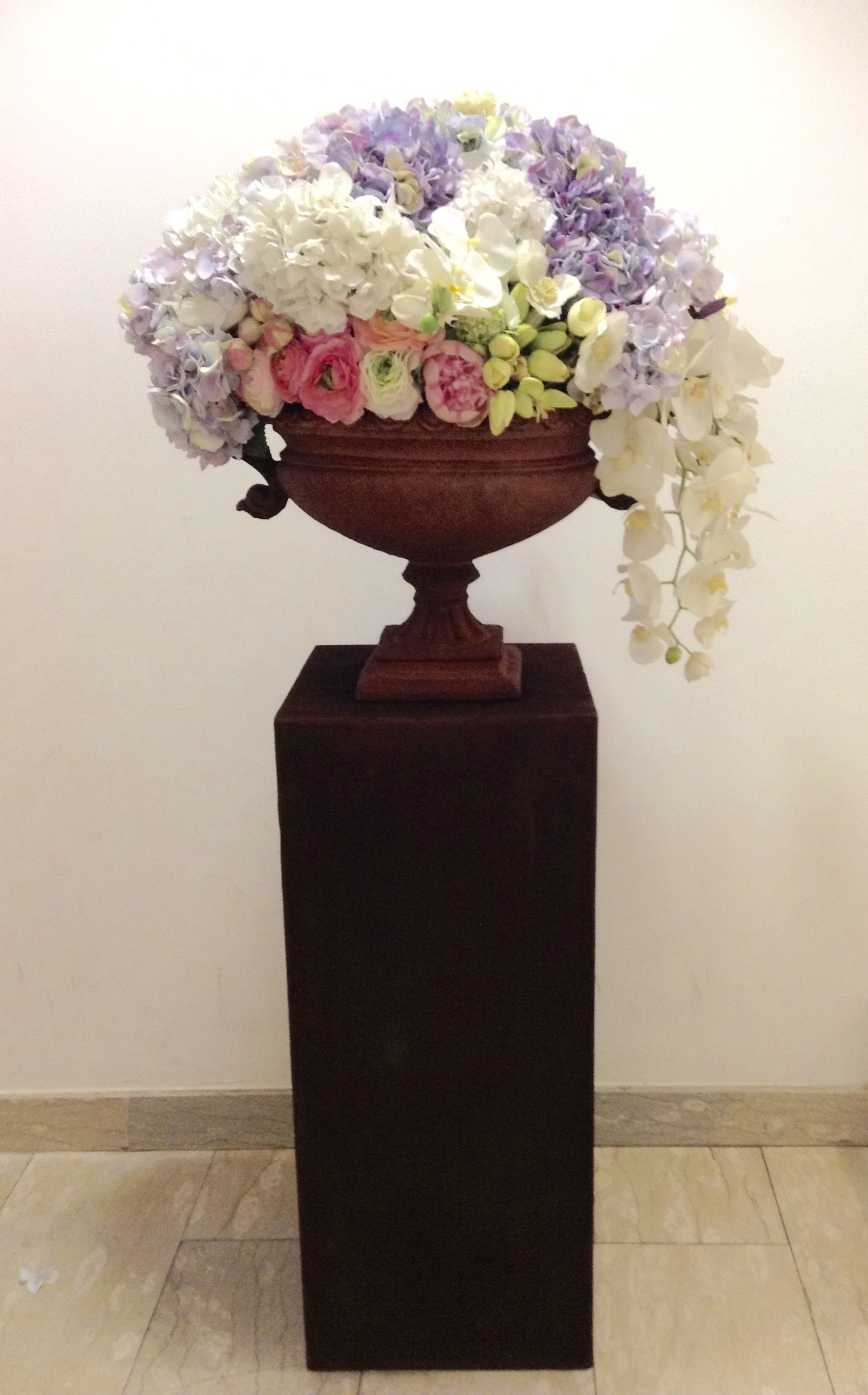 24 Wonderful Large Urn Vase 2024 free download large urn vase of pedestal flower vase photos dsc7285h vases gold pedestal vase glass within pedestal flower vase image rusty big urn on rusty pedestal of pedestal flower vase photos dsc7285