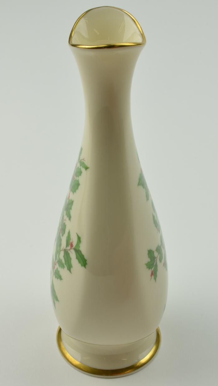 25 Fantastic Lenox Vase Patterns 2024 free download lenox vase patterns of lenox bud vase holly berry collectible intended for lenox bud vase holly berry pattern with gold trim