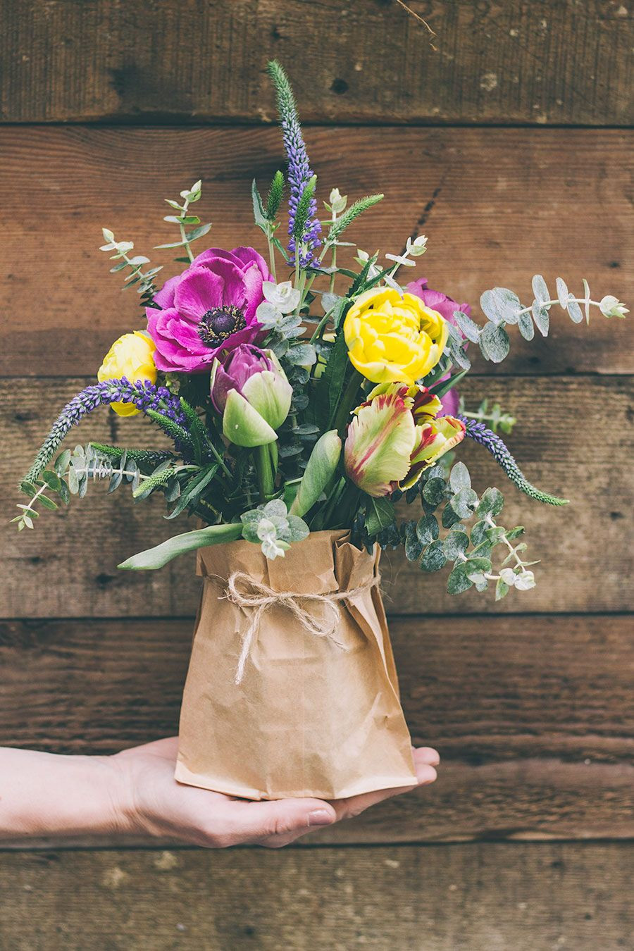 13 attractive Little Flower Vases 2024 free download little flower vases of pop beautiful flowers in a paper bag and tie with a small piece of with pop beautiful flowers in a paper bag and tie with a small piece of string for a vintage touch