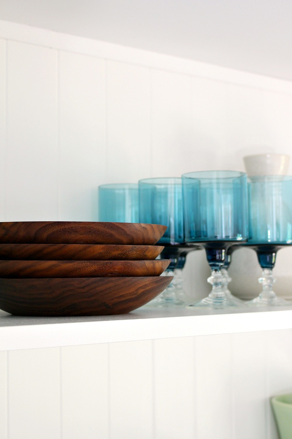 10 Stunning Mccoy Turquoise Vase 2024 free download mccoy turquoise vase of the kitchen open shelving got a fresh look dans le lakehouse inside walnut salad bowls on open shelving