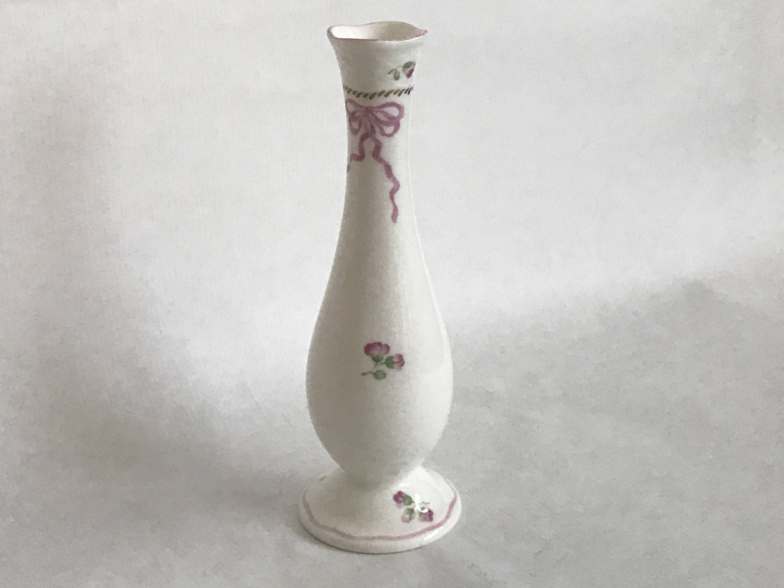 16 Ideal Pink Glass Bud Vase 2024 free download pink glass bud vase of lenox china bud vase vintage lenox white porcelain bud vase with regarding lenox china bud vase vintage lenox white porcelain bud vase with 24k pink trim