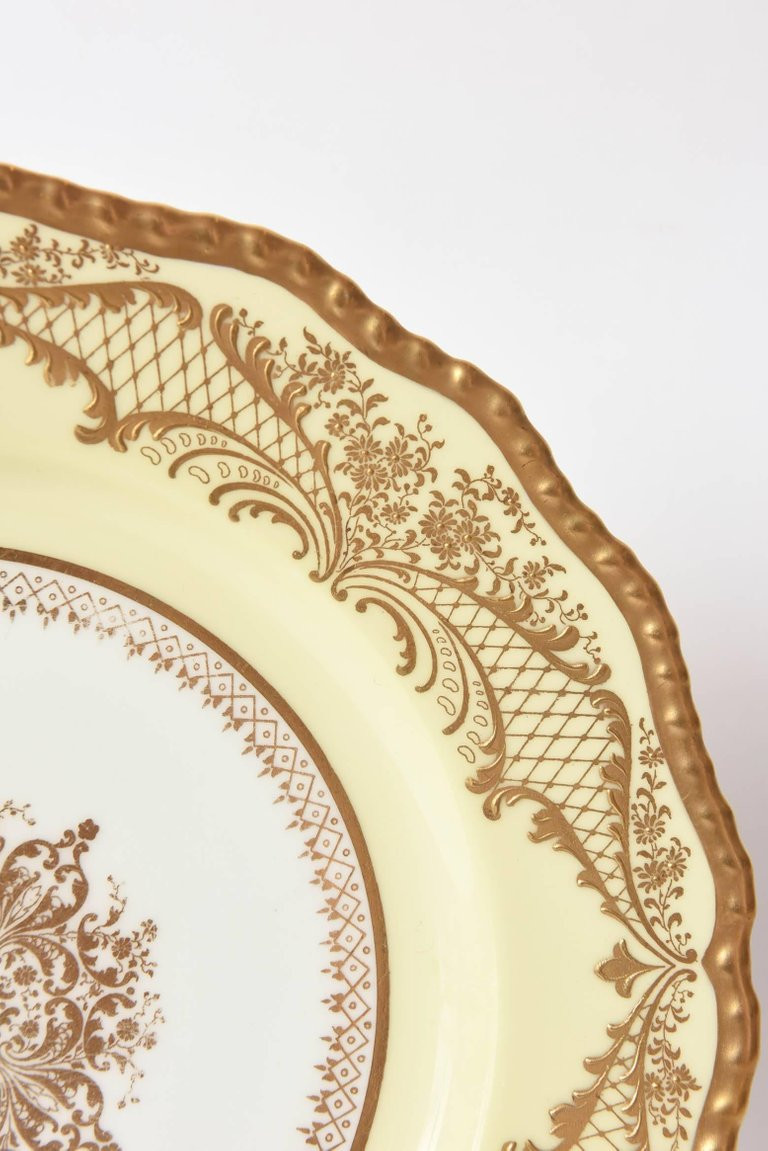 21 Elegant Royal Doulton Vases 1900 2024 free download royal doulton vases 1900 of 12 elegant and heavily gilt encrusted dinner or place plates inside from royal doulton a beautiful set of 12 plates with a shaped gold edge