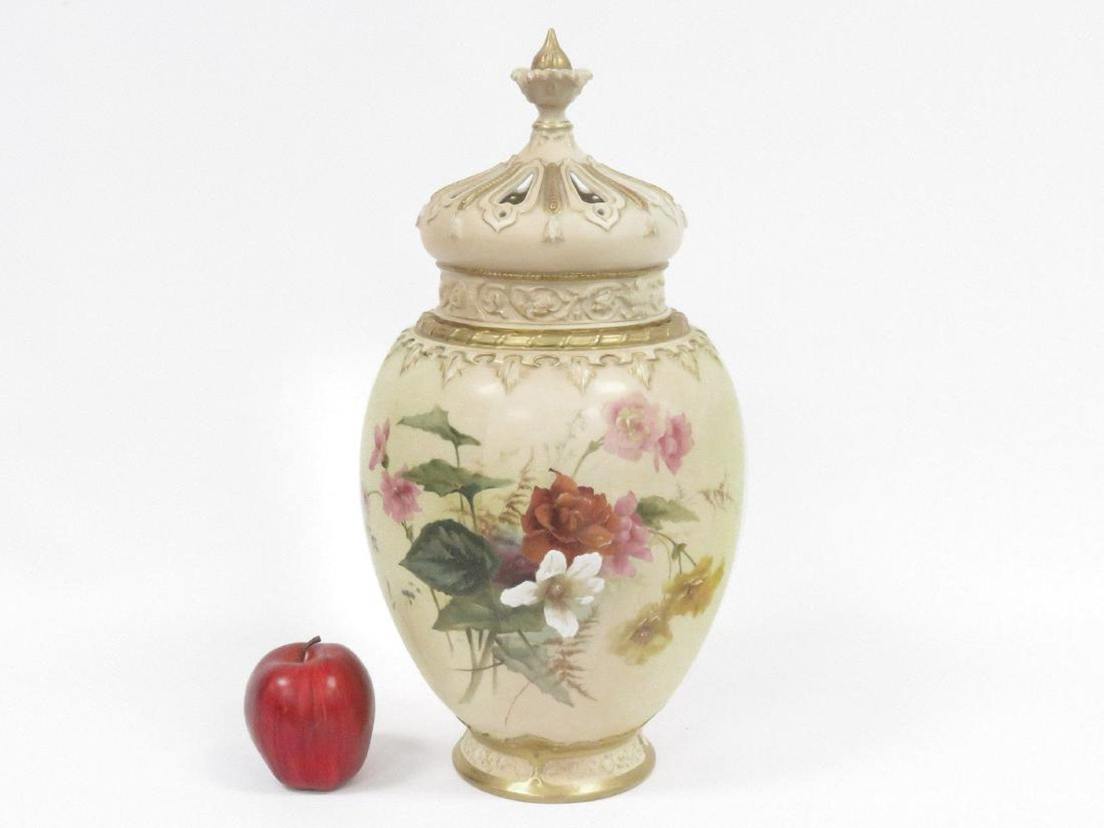 21 Elegant Royal Doulton Vases 1900 2024 free download royal doulton vases 1900 of royal worcester decorated porcelain potpourri vase royal with royal worcester decorated porcelain potpourri vase