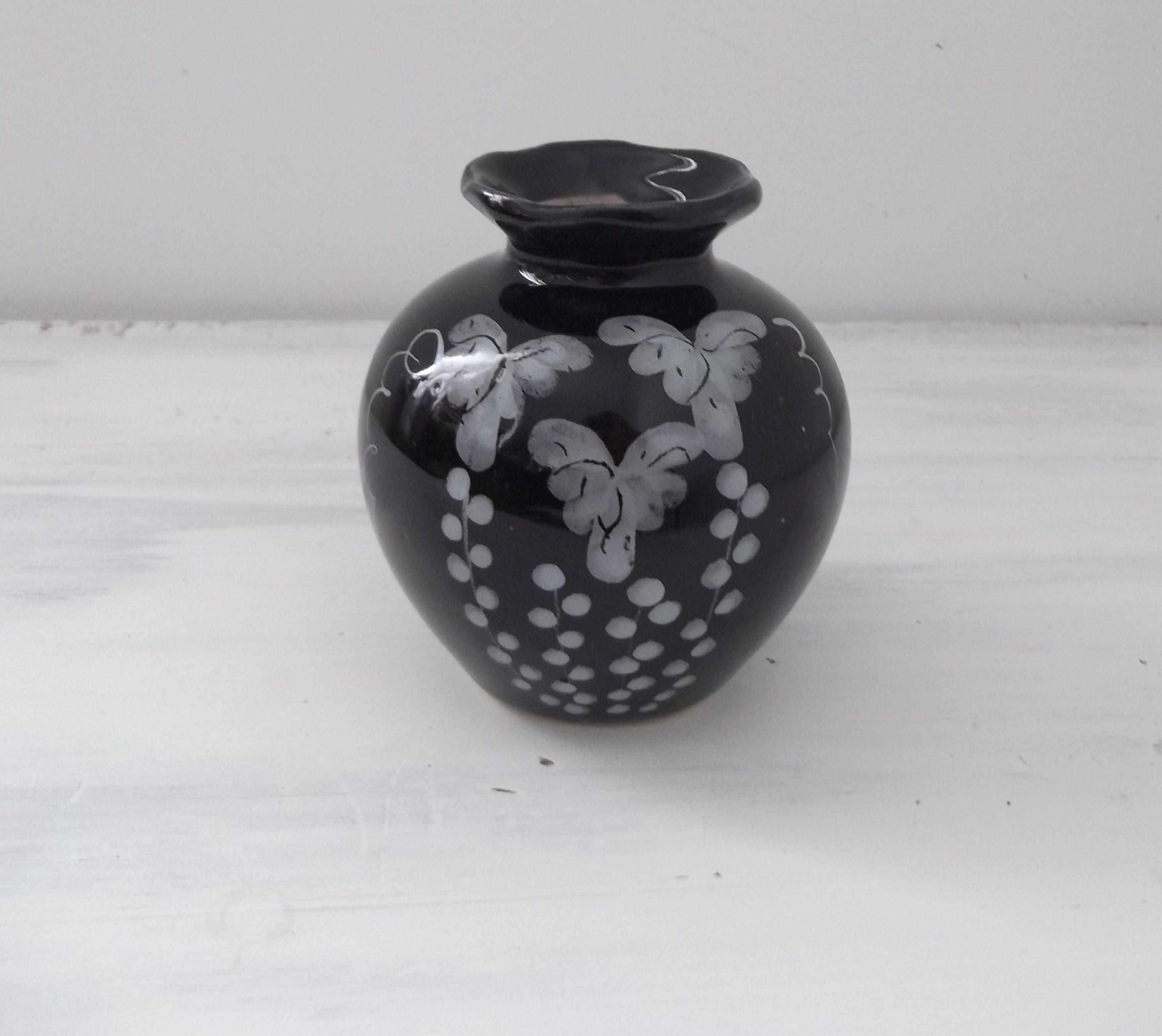 28 Spectacular Small Black Vase 2024 free download small black vase of black grey grapevine handpainted posey vase vintage 70s pottery pertaining to pretty vintage black grey grapevine handpainted pattern posey vase pottery vases chinoiserie