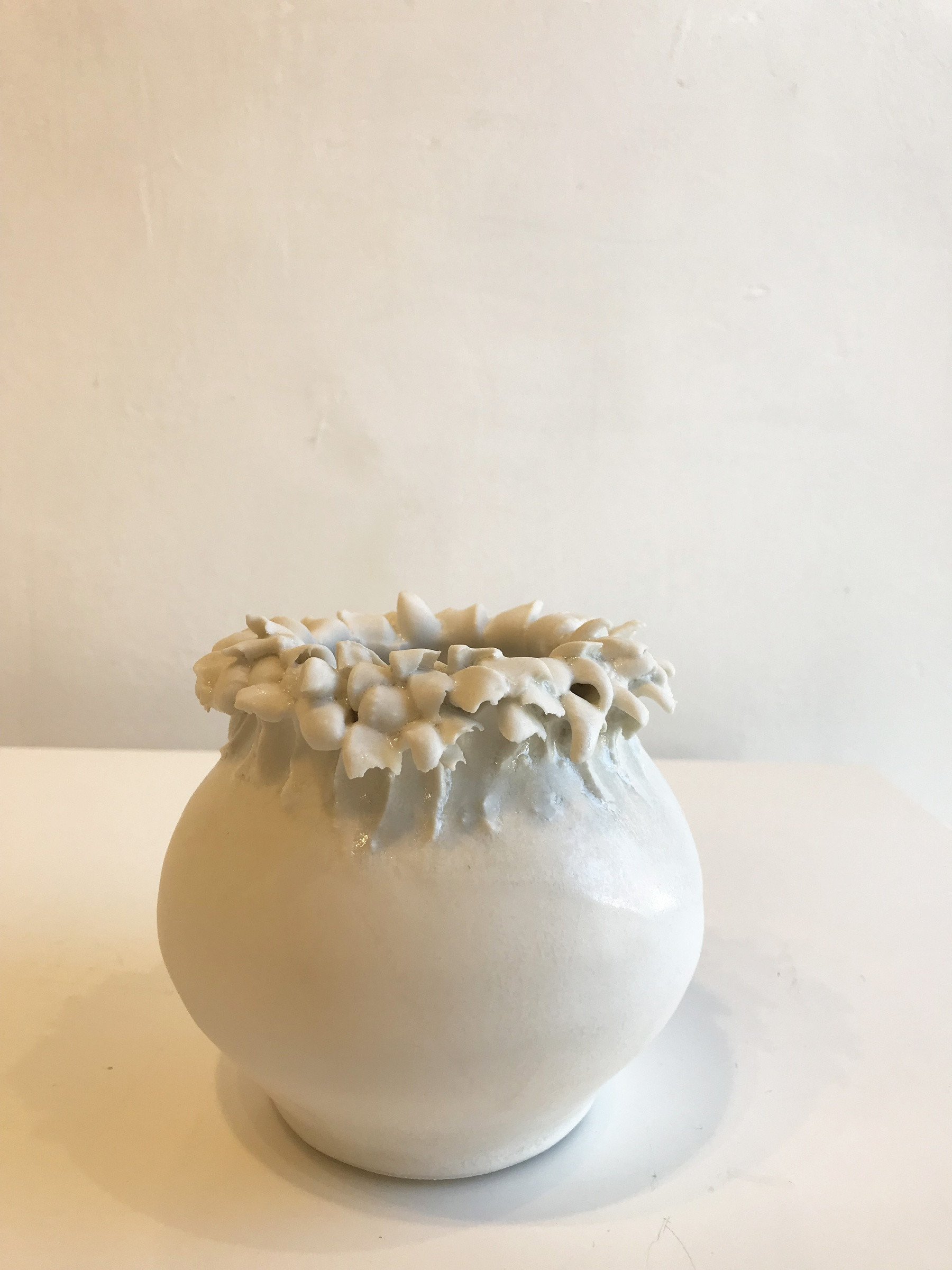 16 Lovely Small White Vase 2024 free download small white vase of emma jagare small white frilly top vase sarah wiseman gallery regarding small white frilly top vase