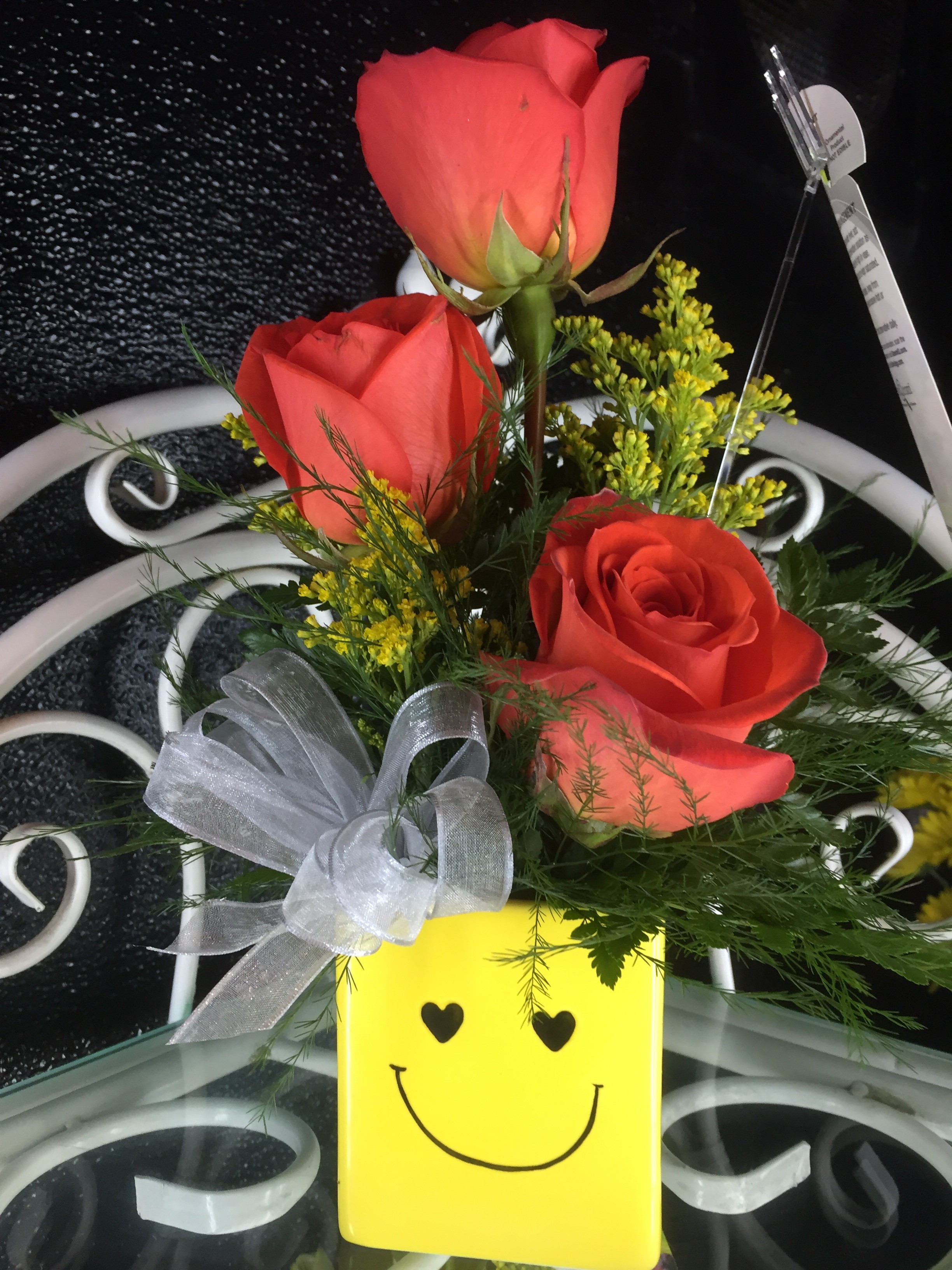 15 Cute Smiley Face Vase 2024 free download smiley face vase of roses make you smile in minot nd artistic ambiance with regard to roses make you smile