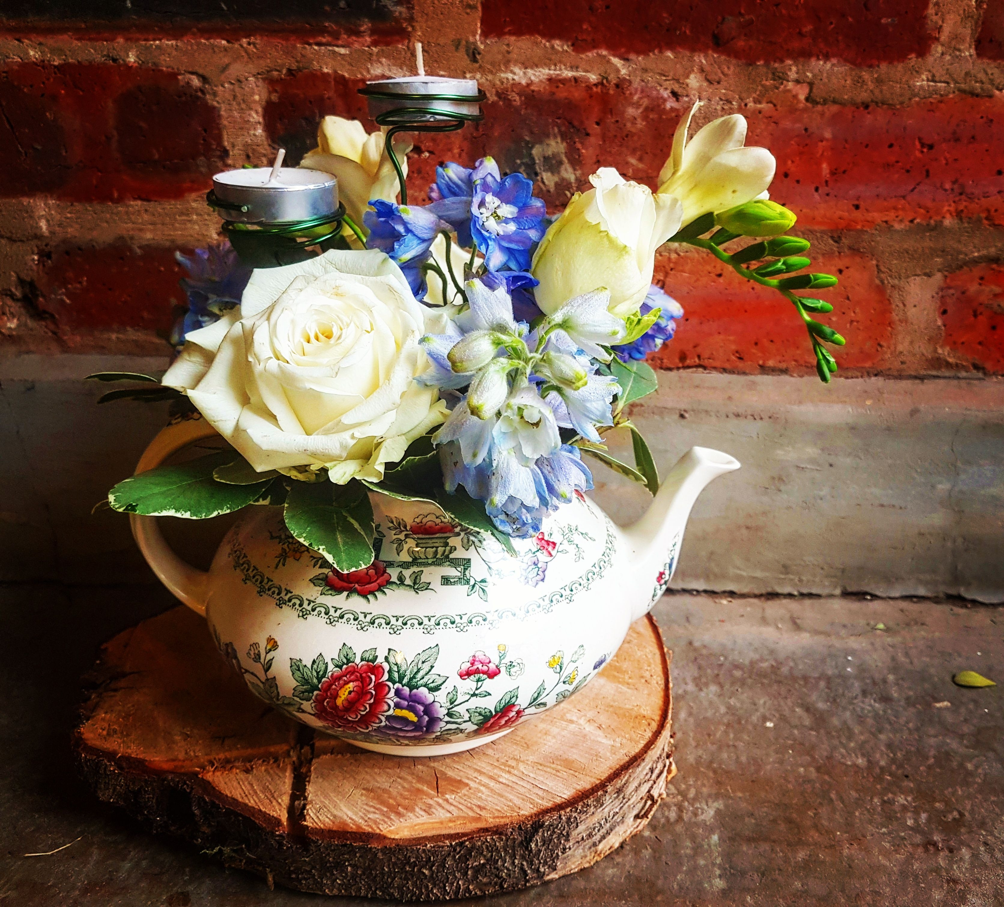 10 Perfect Teapot Flower Vase 2024 free download teapot flower vase of a quirky candle arrangement in an old vintage teapot wedding with a quirky candle arrangement in an old vintage teapot