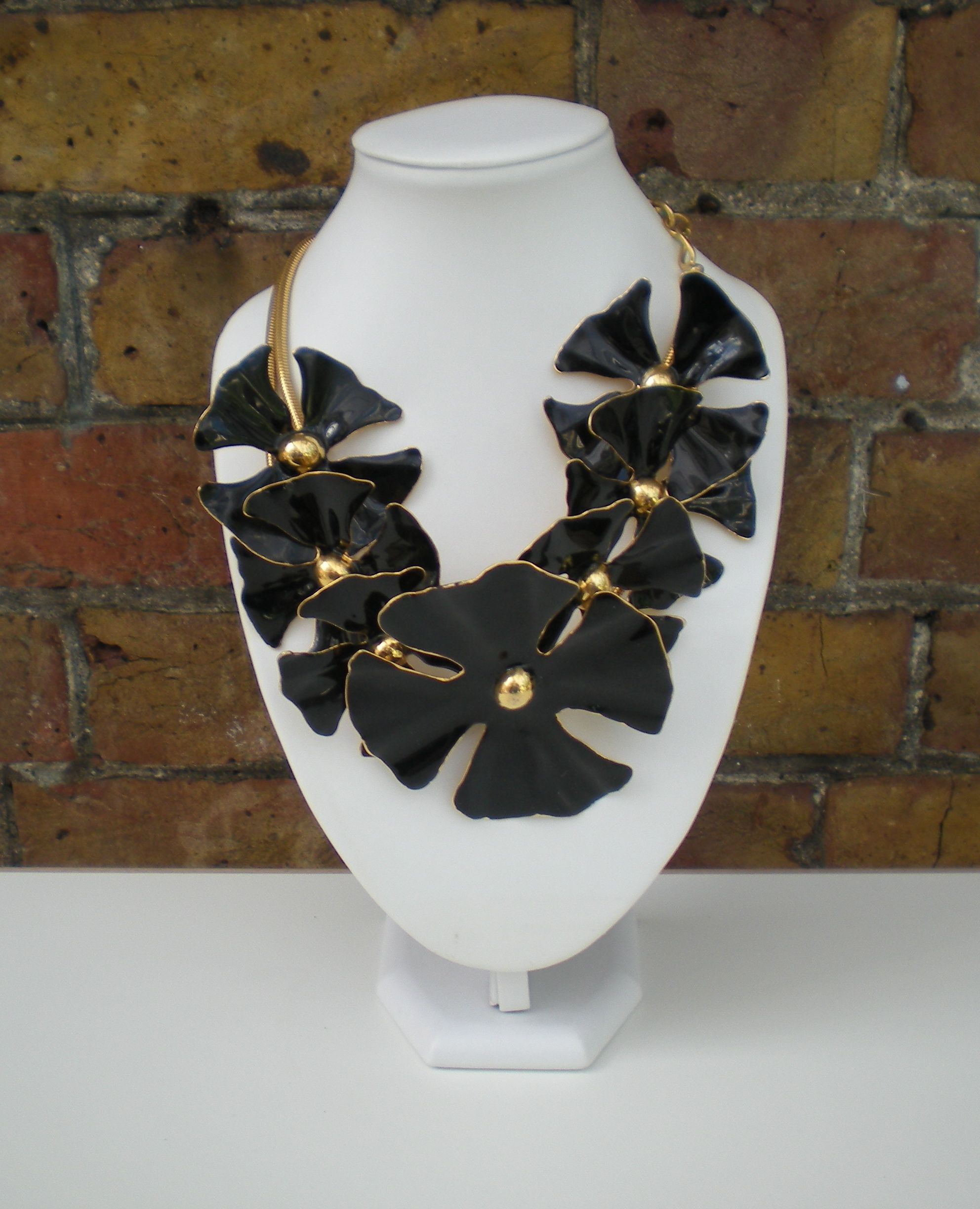 16 Unique Versace Flower Vase 2024 free download versace flower vase of authentic vintage gianni versace black flowers necklace from 1980s inside authentic vintage gianni versace black flowers necklace from 1980s from lovelys vintage empor