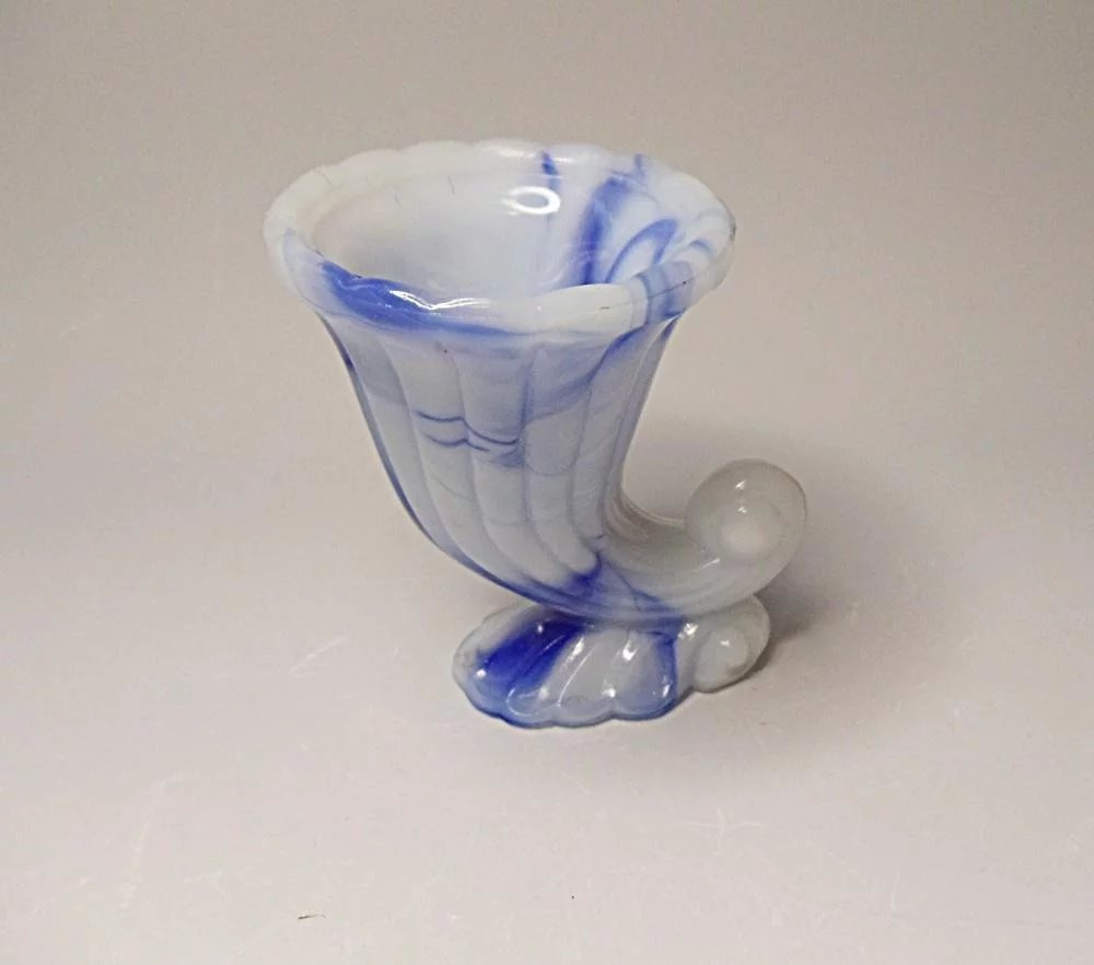 24 Stylish Westmoreland Milk Glass Vase 2024 free download westmoreland milk glass vase of vintage 1930s akro agate mini vase royal blue and white inside click to expand