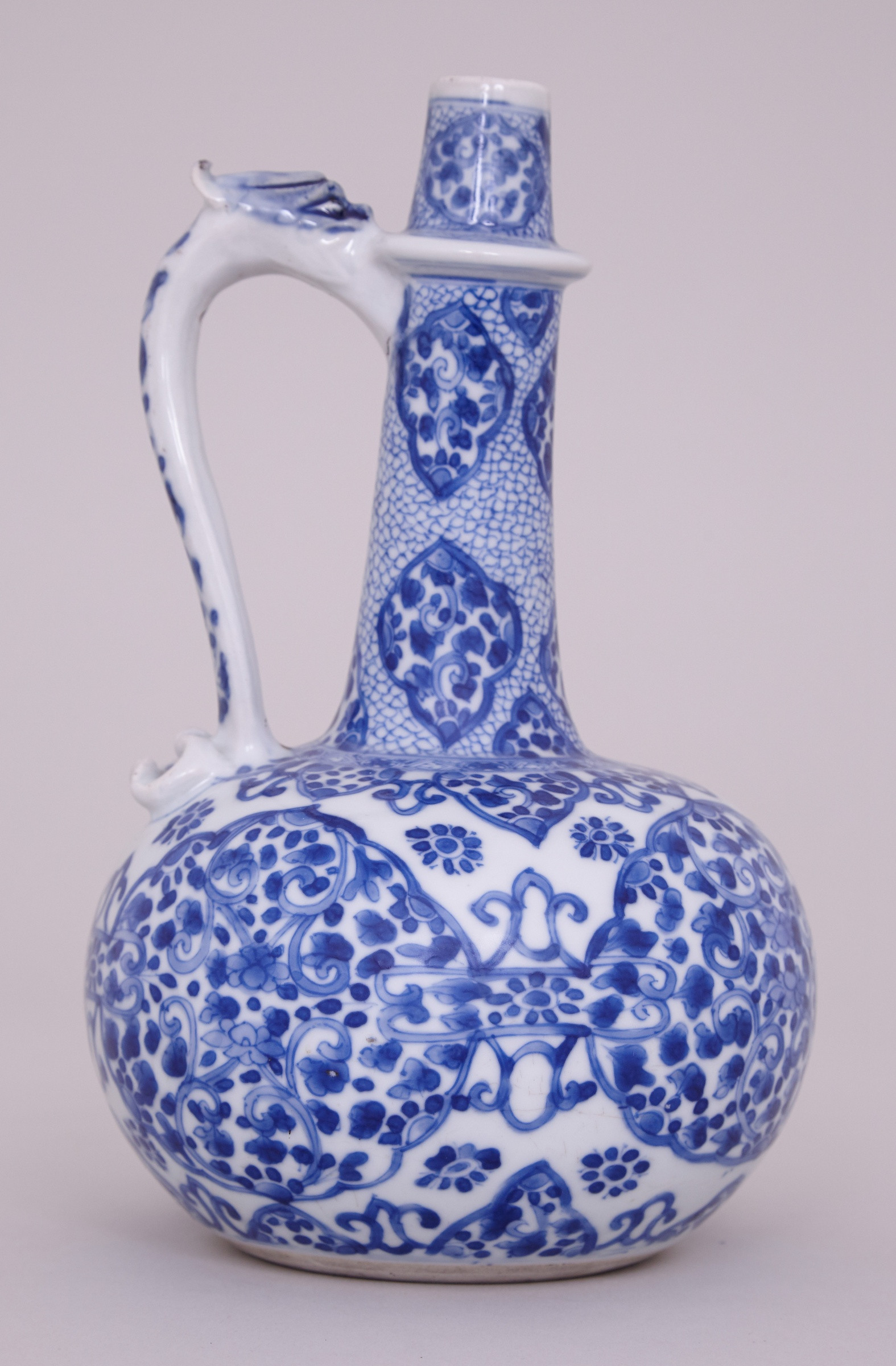 14 Lovable White Pitcher Vase 2024 free download white pitcher vase of a chinese kangxi blue and white dragon handle ewer kangxi 1662 inside a chinese kangxi blue and white dragon handle ewer